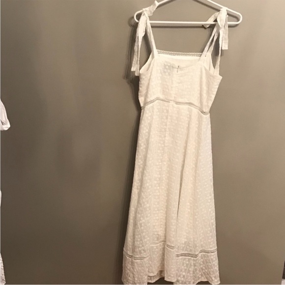 Dress - Picture 8 of 8